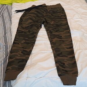 Mens S Aesthetic Revolution Camo Joggers NWT